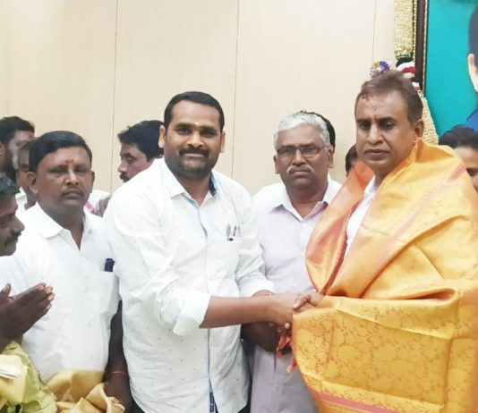 உள்ளாட்சித்துறை அமைச்சருக்கு ஊராட்சி செயலாளர்கள் சங்கத்தலைவர் வேண்டுகோள்