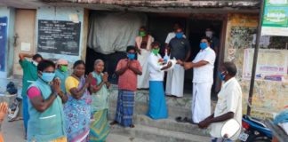 கொரொனா தடுப்பு பணியாளர்களுக்கு கடையம் பொன்.கோபு அளித்த பாதுகாப்பு நிவாரண பொருட்கள்