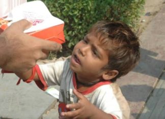 ஏழைகளுக்கு எப்போதும் உணவளிக்கும் முனியாண்டி