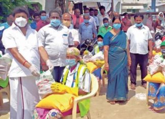 துத்திகுளம், பட்டத்தையன்குட்டையில் தூய்மை பணியாளர்களுக்கு காய்கறி தொகுப்பு வழங்கப்பட்டது துத்திகுளம்