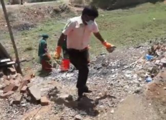 தலைவர் பதவி அதிகாரம் அல்ல..மக்கள் சேவை- உரக்க சொல்லும் பேராசிரியர்