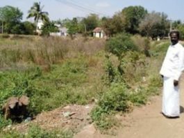 மழை காலத்தை வரவேற்க ஏரியை தூர்வாரும் ஏ.வேலங்குடி ஊராட்சி