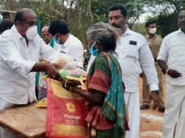 திருப்பத்தூரில் அனைத்து கிராமத்திற்கும் நிவாரண பொருட்கள் வழங்கிய மருதுஅழகுராஜ்