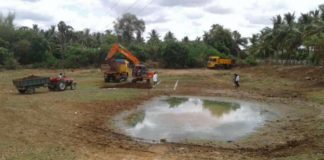 ஊரணி மேம்படுத்துதல்- நீர்மேலாண்மை பணியில் ஏ.வேலங்குடி ஊராட்சி