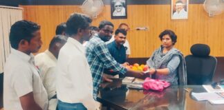 புதிய மாவட்ட ஆட்சியருடன் மாவட்ட நிர்வாகிகள் சந்திப்பு