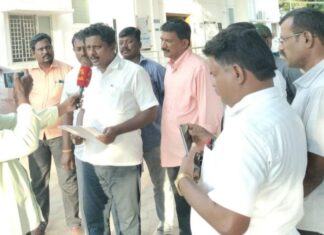 போராட்டத்தில் ஒன்று சேர்ந்த ஊரக வளர்ச்சித்துறை சங்கங்கள்