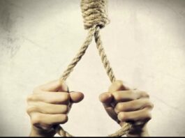 ஊராட்சி செயலாளரை தற்கொலைக்கு தூண்டியதாக உதவி இயக்குநர் மீது குற்றச்சாட்டு