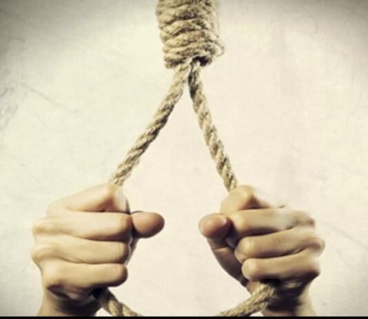 ஊராட்சி அலுவலகத்தில் ஊராட்சி செயலர் தற்கொலை-சந்தேகத்தை கிளப்புவதாக அறிக்கை