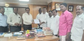 ஆணையருடன் ஊராட்சி செயலாளர்கள் சங்கத்தினர் சந்திப்பு