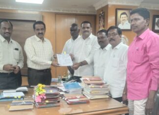 ஆணையருடன் ஊராட்சி செயலாளர்கள் சங்கத்தினர் சந்திப்பு