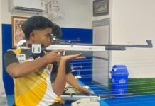 தேசிய அளவில் துப்பாக்கி சுடுதலில் முதலிடம் பெற்ற ஊராட்சி செயலாளரின் மகன்கள்