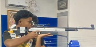 தேசிய அளவில் துப்பாக்கி சுடுதலில் முதலிடம் பெற்ற ஊராட்சி செயலாளரின் மகன்கள்