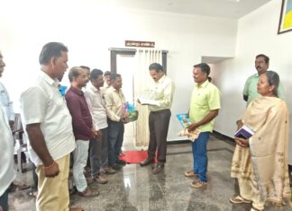 ஆணையரை சந்தித்த ஊராட்சி செயலாளர்கள் சங்கம்